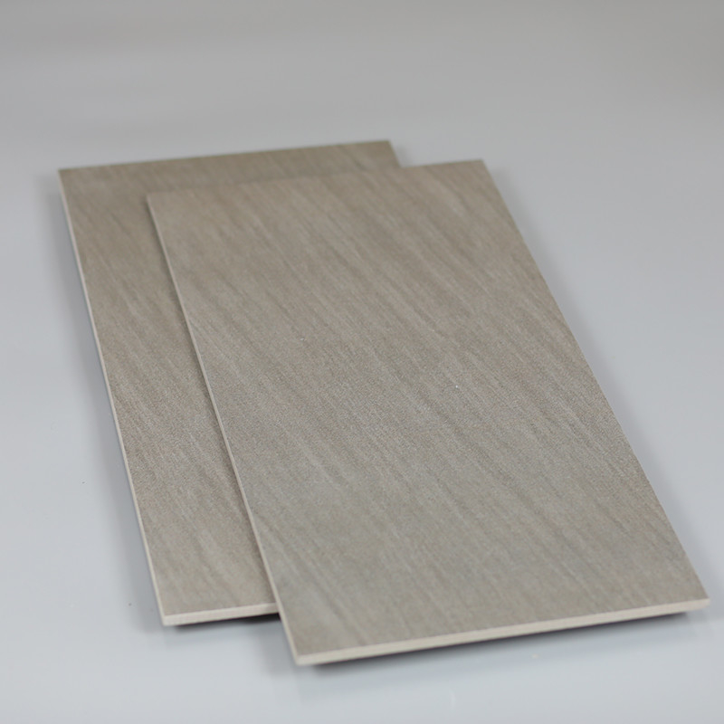Foshan 300*600mm Porcelain Rustic Tiles สีเทาเข้มกันลื่นสำหรับ Home Hotel