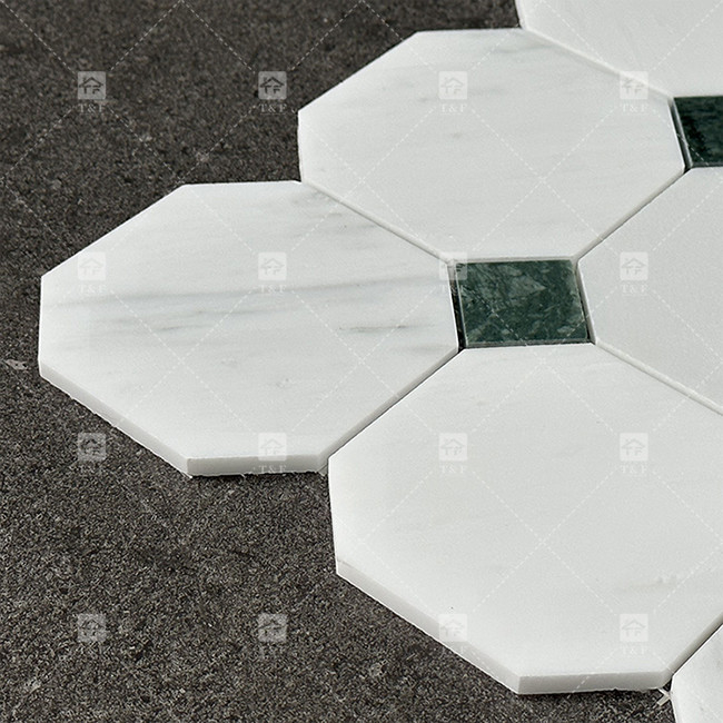 คลาสสิก Carrara มาร์บอร์ธรรมชาติหินโมไซค์โพรเซลีนไตล์สําหรับพื้นและผนัง