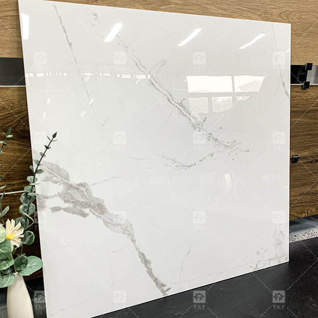 600x600 มม ไฮ โกลสติก โพลีสต์ กระเบื้องกระจกสําหรับพื้น กระเบื้อง Porcelain มาร์บอร์ขาวมาตรฐาน